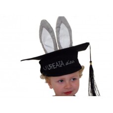 czapka biret studenta ucznia królik królika gadżet